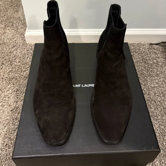 Saint Laurent | Shoes | Saint Laurent Mens Black Suede  display picture 2